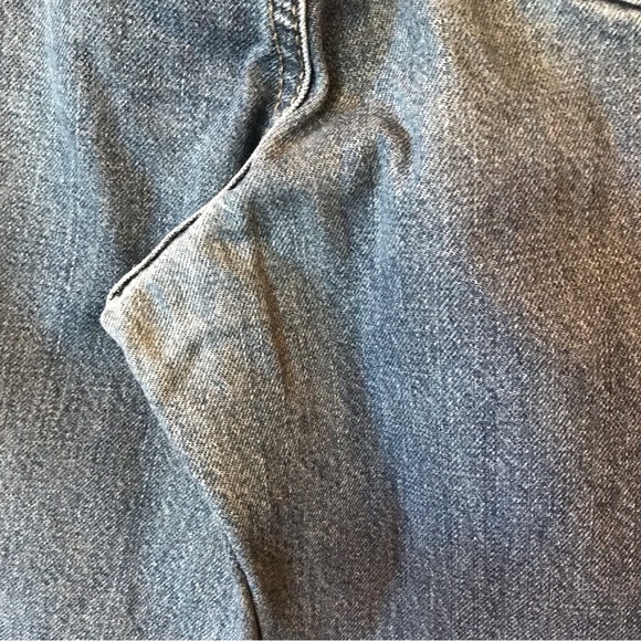 Van Heusen Classic Fit Blue Jeans Size 34 x 32 - Picture 12 of 15